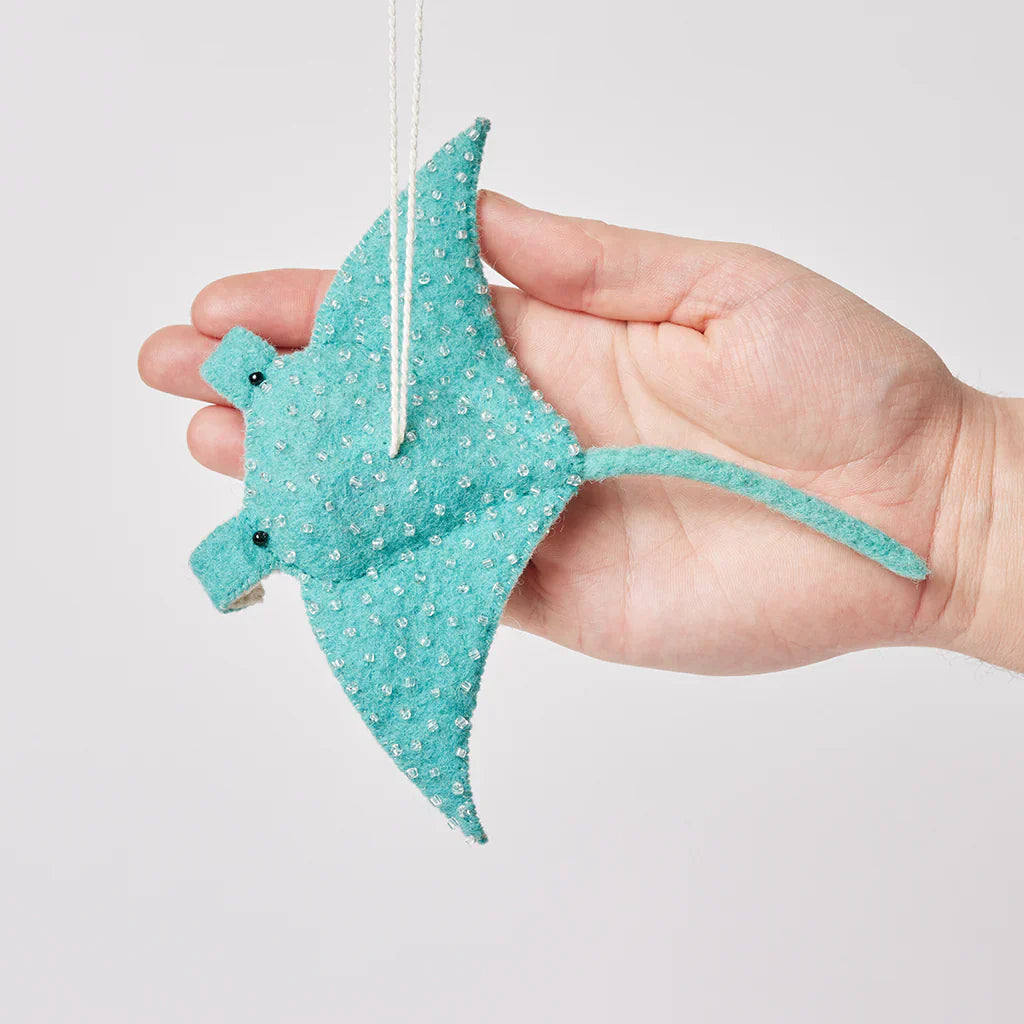 manta-ray-felt-christmas-ornament-craftspring-ocean-animals