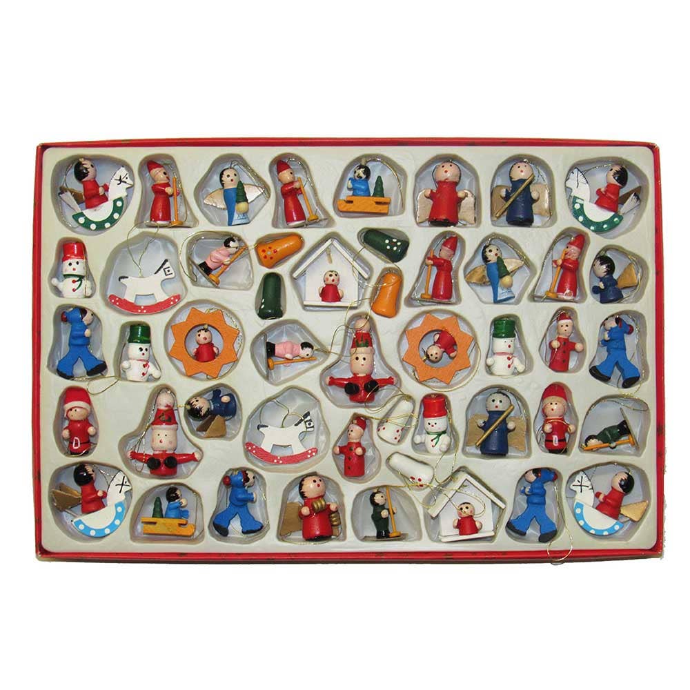 petite-treasures-mini-wooden-