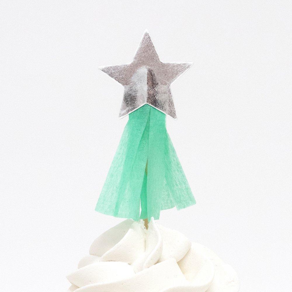 meri-meri-party-pastel-halloween-cupcake-kit-packaged-silver-star-topper